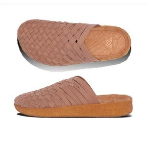 Men’s Colony Suede Malibu Sandals in Walnut